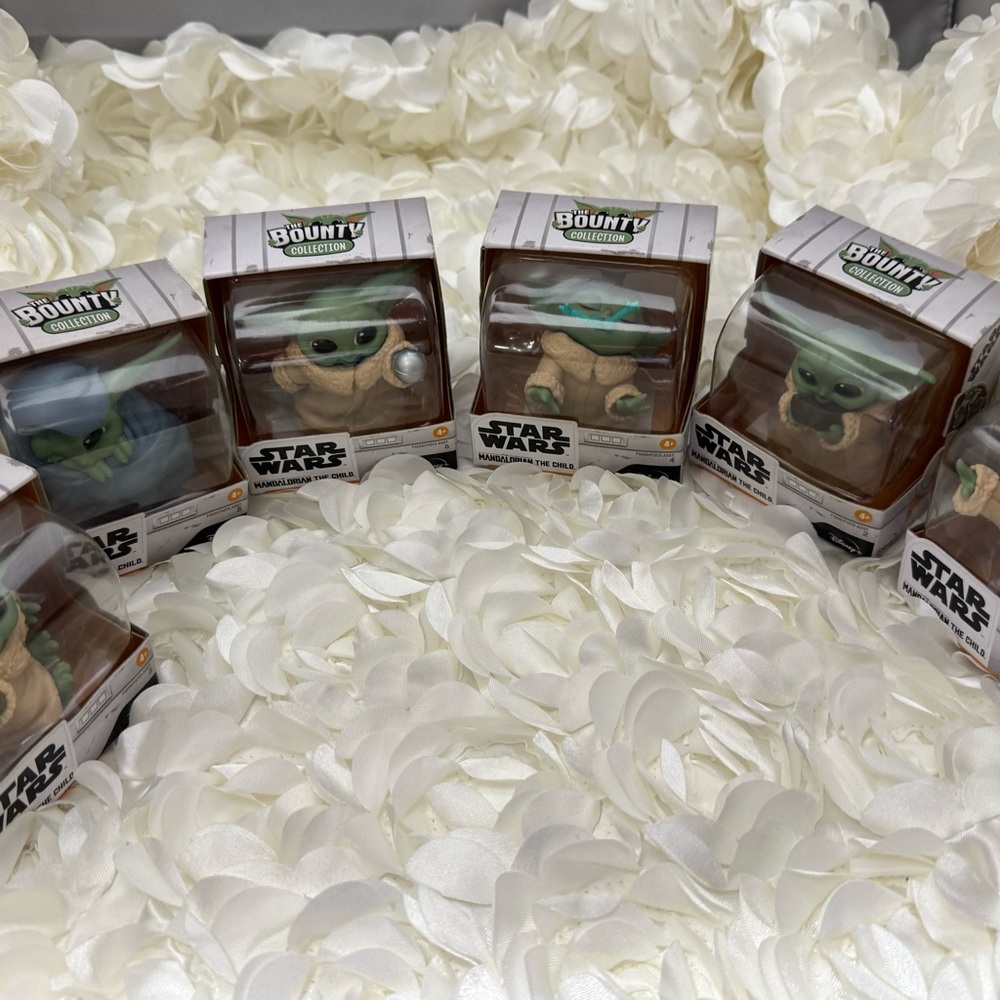 Disney Star Wars The Child Figures- First Run of Series Green and Tan